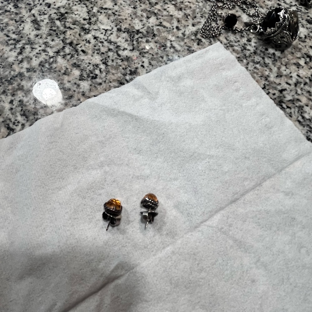 David Yurman Sterling Silver 8mm
Petite Chatelaine Stud Earrings
Citrine - Picture 3 of 3